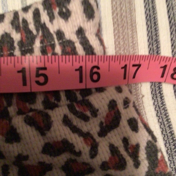 Womens Victoria’s Secret Leopard Print Shorts - Picture 6 of 7